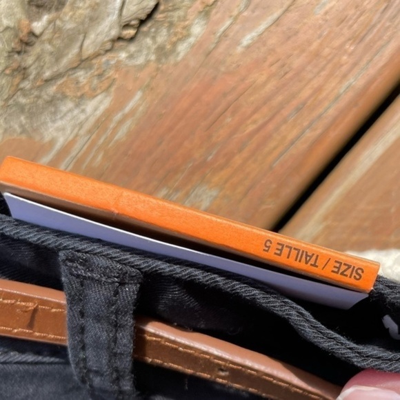 New Navy Shorts With Belt - Picture 10 of 11